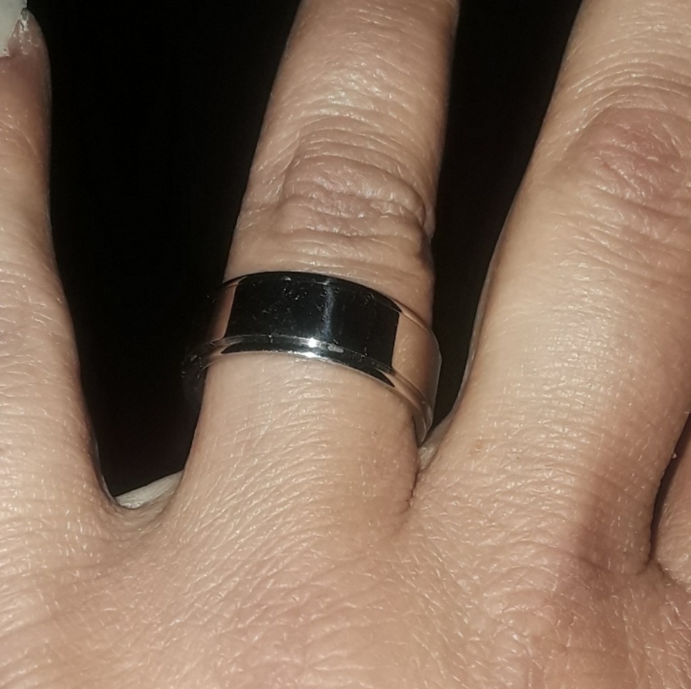 Unisex Silver Tone Stainless Steel Ring - Picture 3 of 11